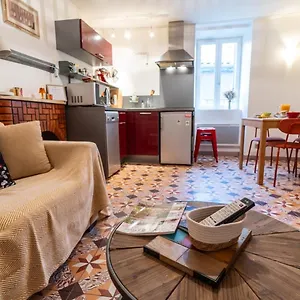  Hébergement de vacances La Maison Dans Les Remparts France